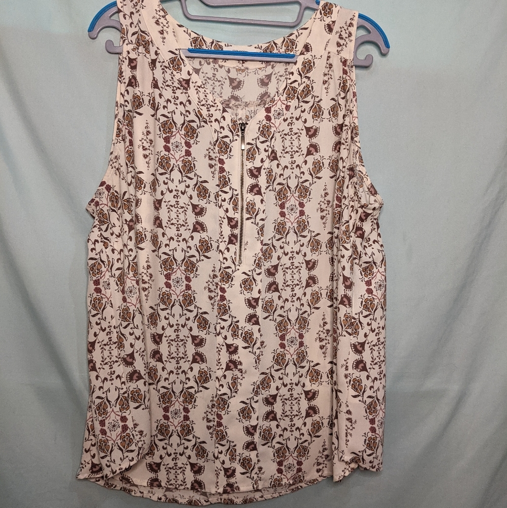 Floral fan leaf top